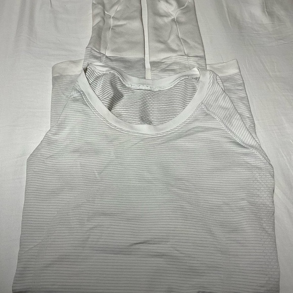 Lululemon Athletica Long Sleeve Top Swiftly Tech Long Sleeve 2.0 Hip Length - Picture 8 of 11